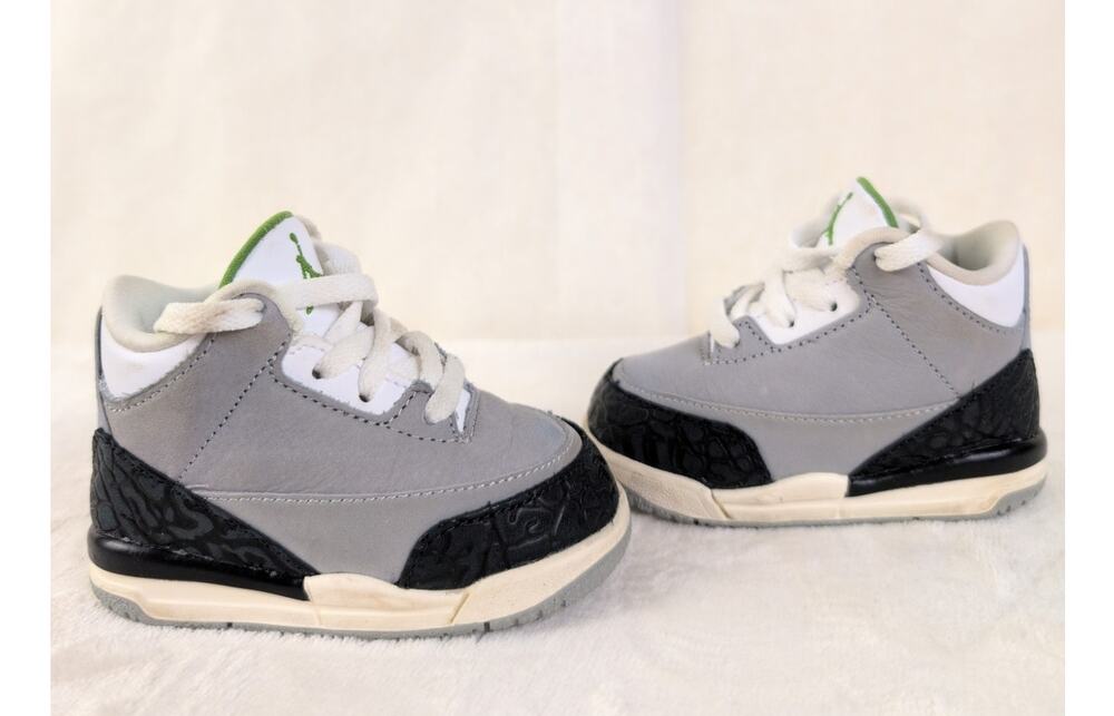 Jordan 3 Retro Chlorophyll sneakers grey green Size 4c Toddler shoes Sneakerhead